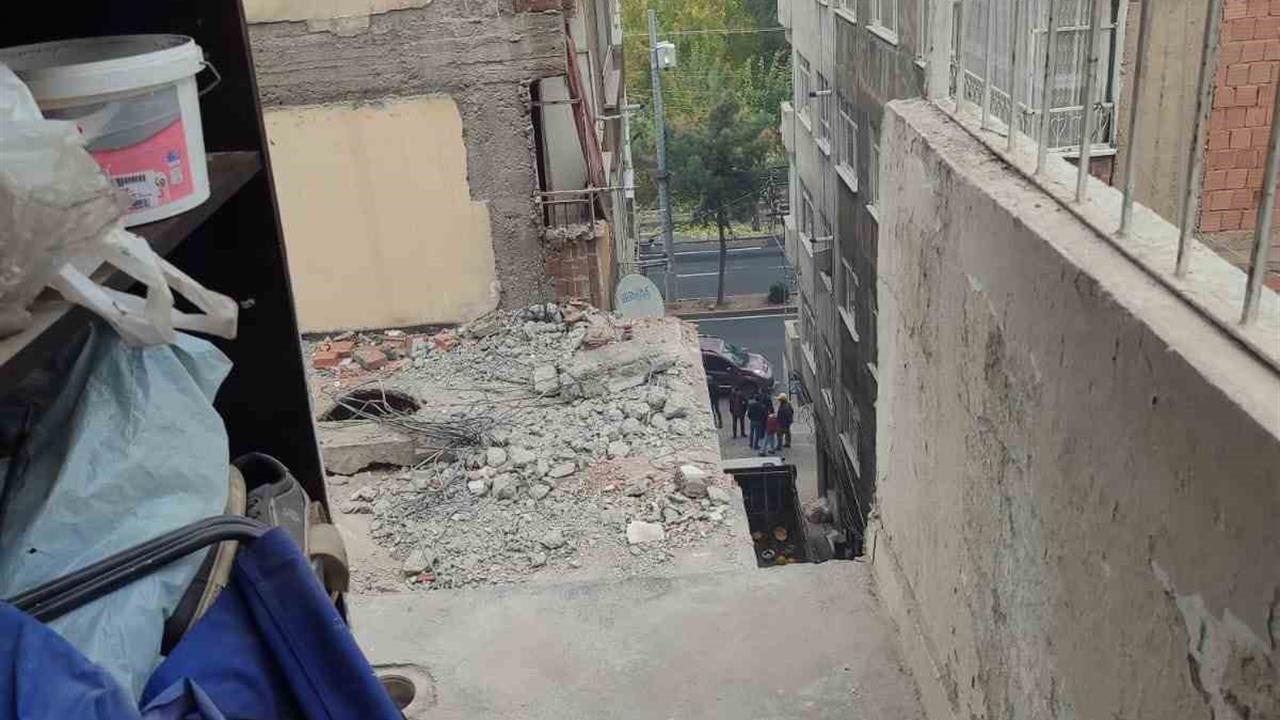 Diyarbakır Bağlar'da Yıkım Sırasında Sağlam Bina Hasar Aldı