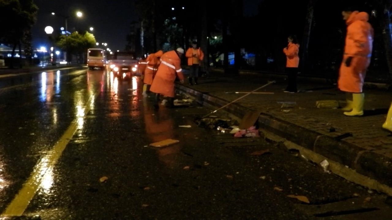 Büyükşehir ve MESKİ’den Sağanağa Karşı Tam Kadro Müdahale: Kentte Olumsuzluk Olmadı