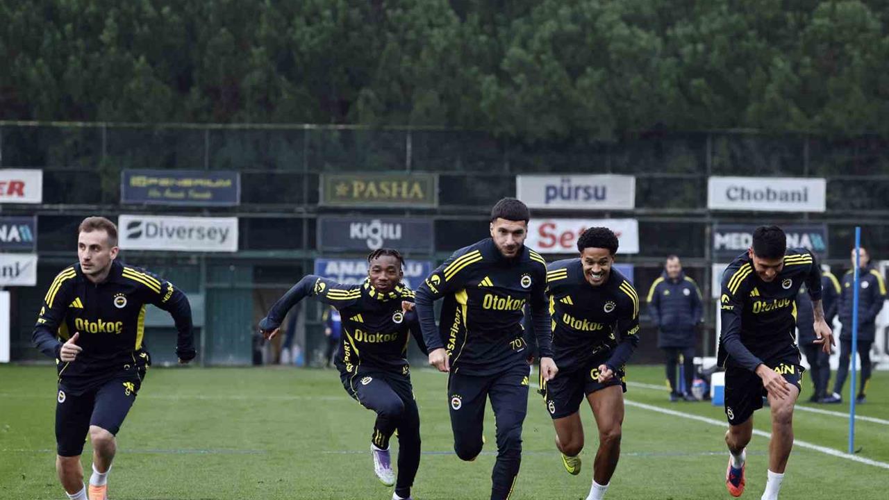 İstanbul Fenerbahçe, Galatasaray ile Oynayacağı Derbi Maçının Hazırlıklarını Tamamladı
