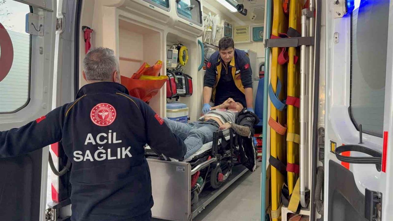 Samsun Canik ilçesinde meydana gelen silahlı saldırıda 2 kişi yaralandı, 7 kişi gözaltına alındı.