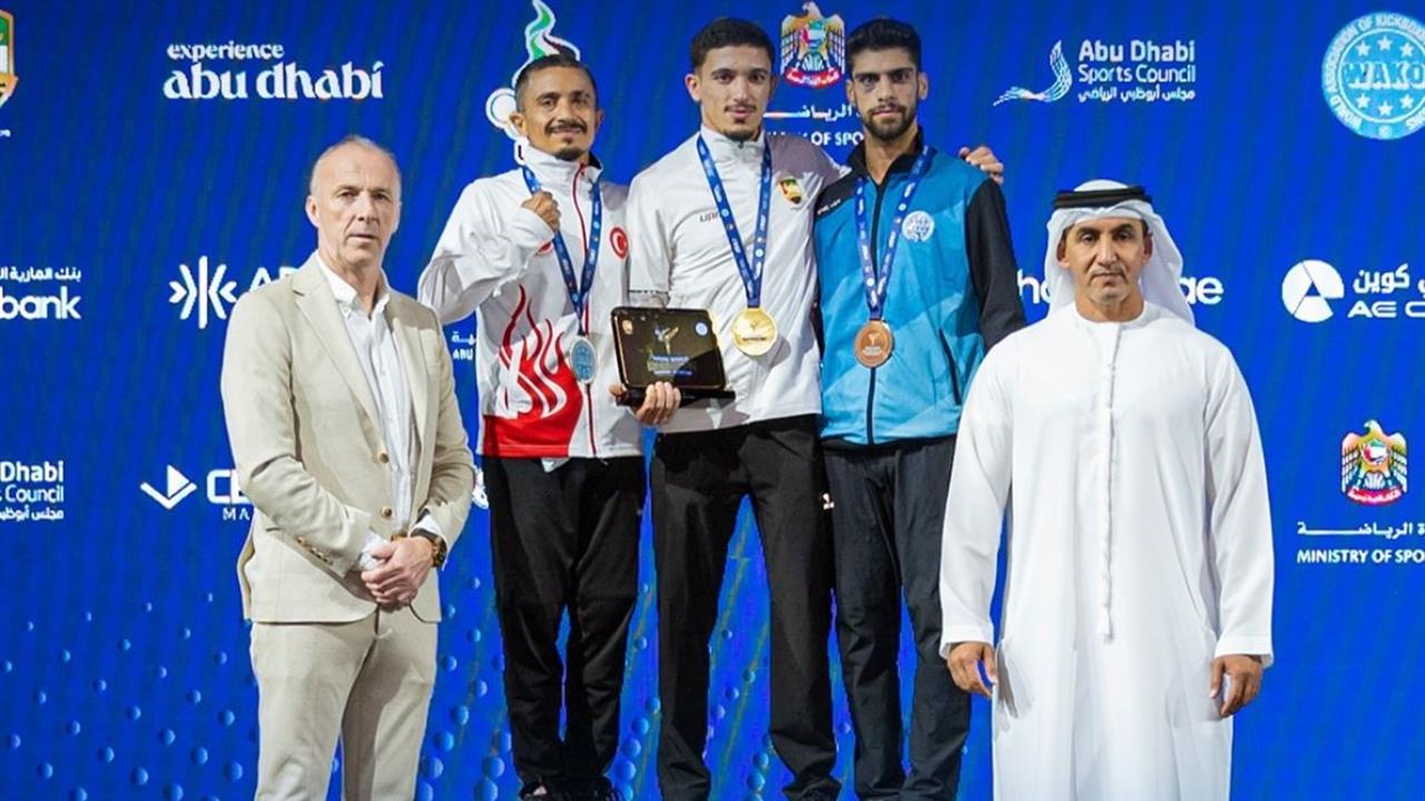 Aydın Gençlik ve Spor İl Müdürü, Faysal Sılıv'ı tebrik etti.