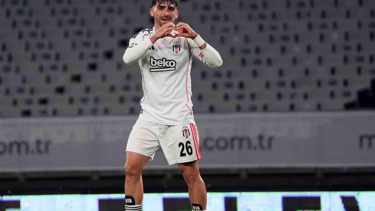 İstanbul'da Beşiktaş'ın Fatih Karagümrük'ü 2-0 Yendiği Maçta Jota Silva İlk 11'de Gol Attı