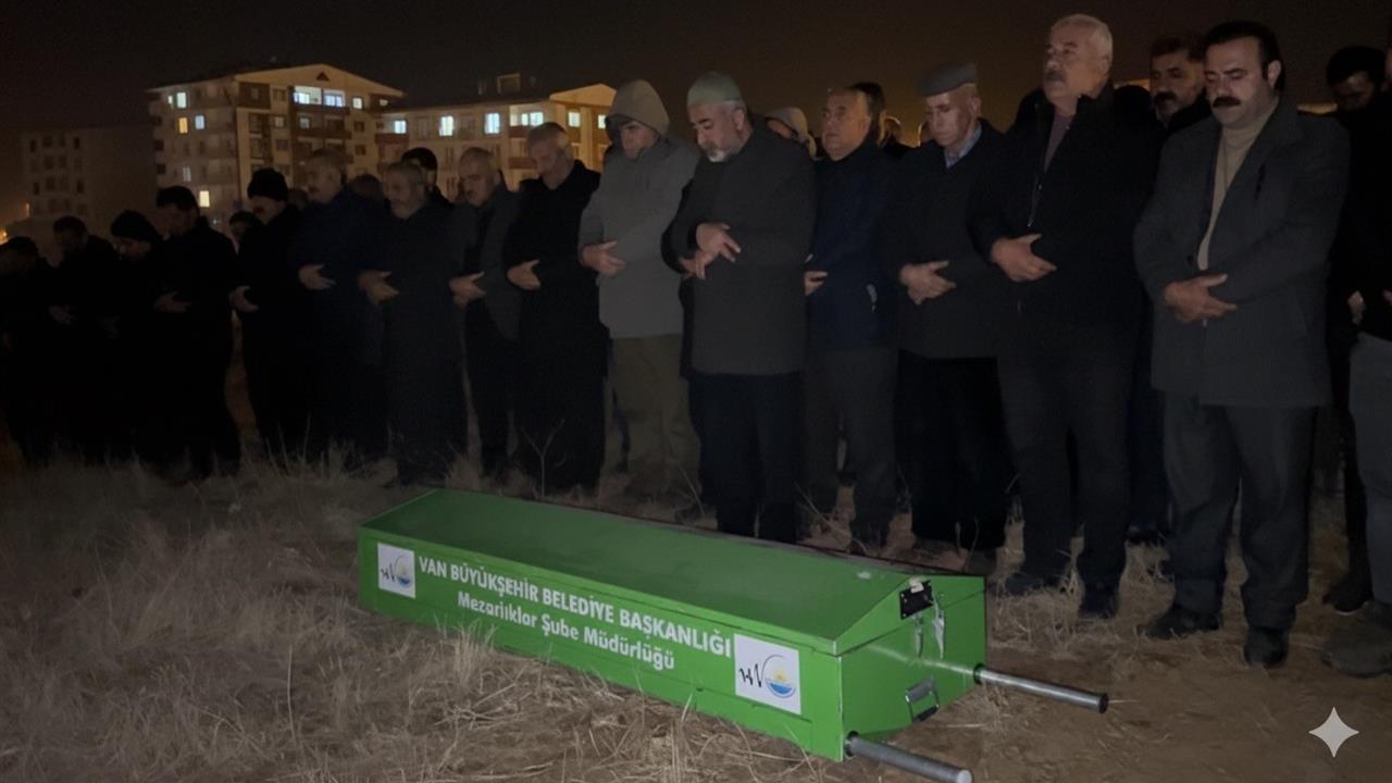 Hakkari Yüksekova'da Baraja Uçan Araçta Hayatını Kaybeden Cihat Durna Gözyaşlarıyla Toprağa Verildi