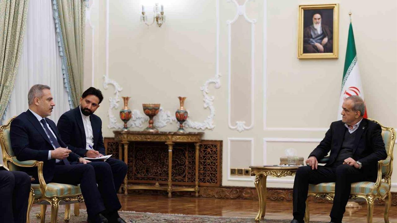 Dışişleri Bakanı Fidan, Tahran'da İslam Dünyasındaki İç İhtilafları Eleştirdi