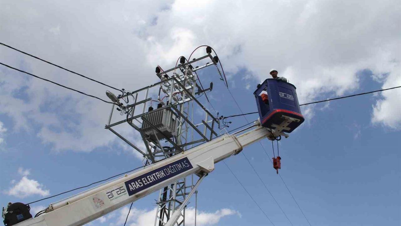 Ağrı Patnos'ta Enerji Altyapısı Güçlendirme Çalışmaları Devam Ediyor