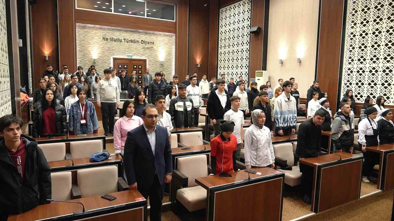 Keçiören Belediyesi, Stajyer Öğrencilere Sağlık Eğitimi Programı Düzenledi