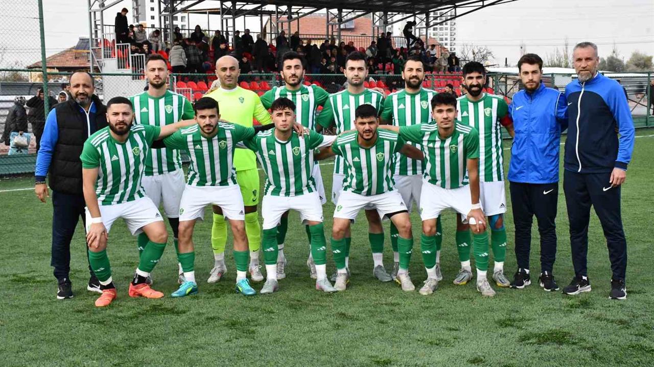 Kayseri'de Şekerspor, Gaziosmanpaşaspor'u Farkla Yenerek Zirveye Çıktı