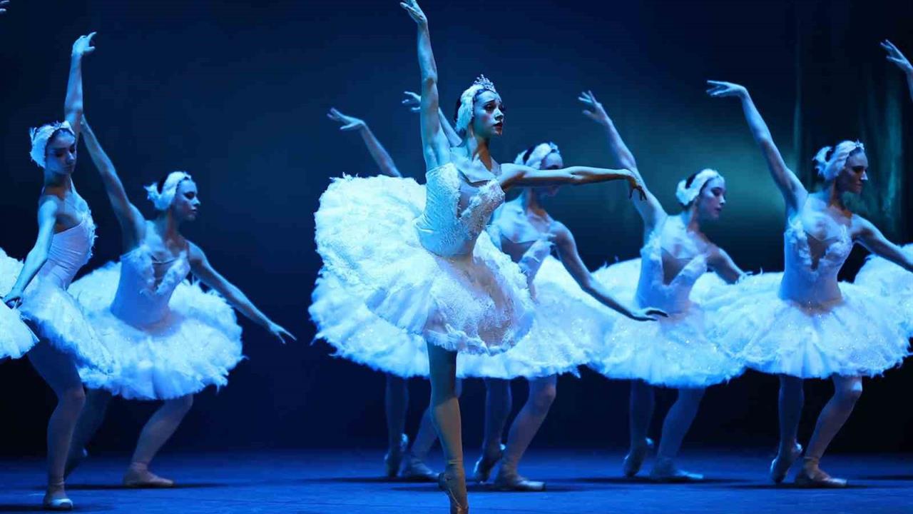 Denizli’de Kuğu Gölü Balesi, 1. Opera ve Bale Günleri Kapsamında Beğeni Topladı