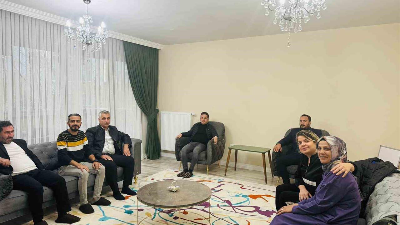 Diyarbakır'da Hak-İş İl Başkanı Aküzüm, Hasta Üyeleriyle Bir Araya Geldi