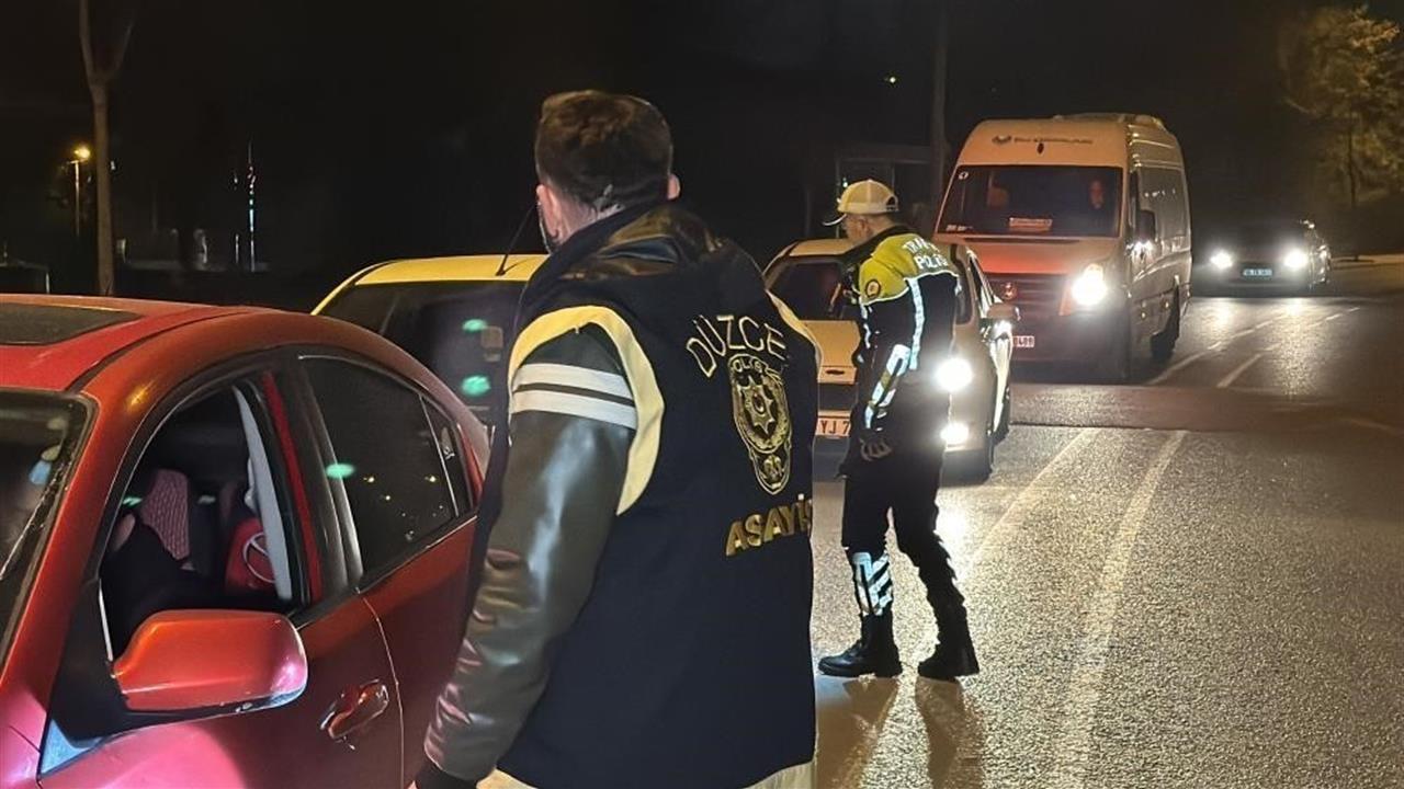 Düzce'de Gerçekleştirilen Denetimlerde 114 Aranan Kişi Yakalandı