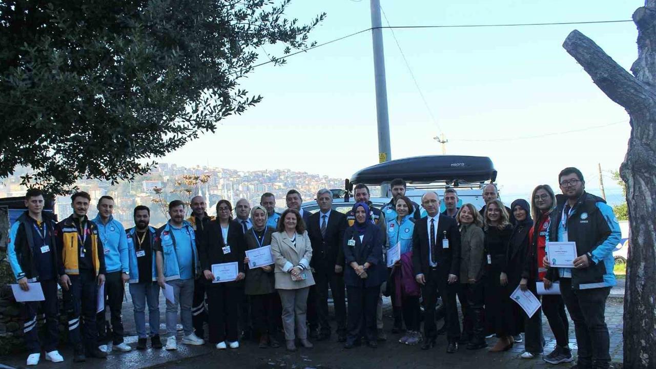 Zonguldak'ta UMKE Tatbikatına Katılan Sağlık Personeline Teşekkür Belgesi Dağıtıldı