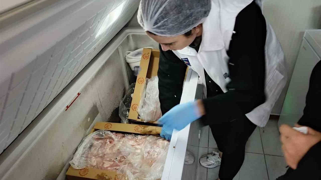 Antalya Kemer'de Restoran ve Kafelerde Gıda Güvenliği Denetimi Gerçekleştirildi