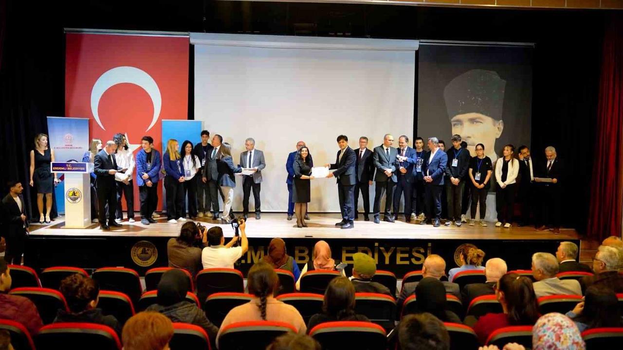 Erdemli'de "Dilimizin Zenginlikleri" Projesi Kapsamında Etkinlik Düzenlendi