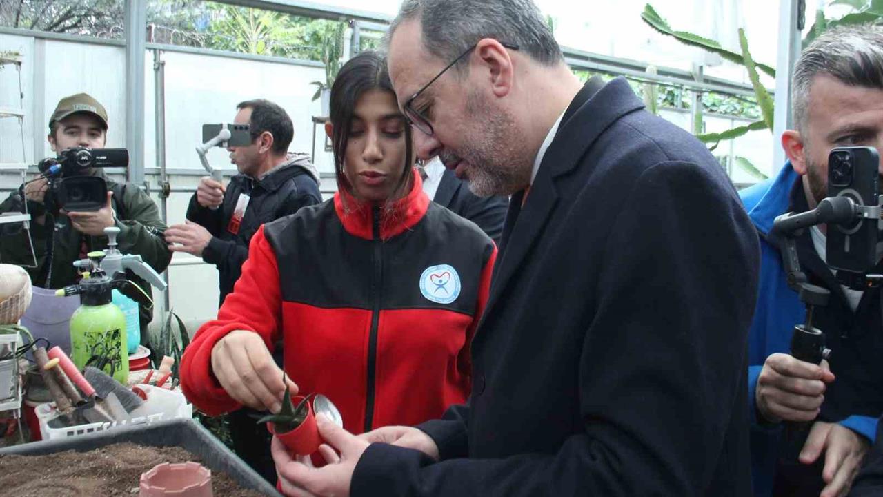 TBMM Engelli Bireylerin Sorunlarını Araştırma Komisyonu İzmir'de Çalışmalarını Sürdürüyor