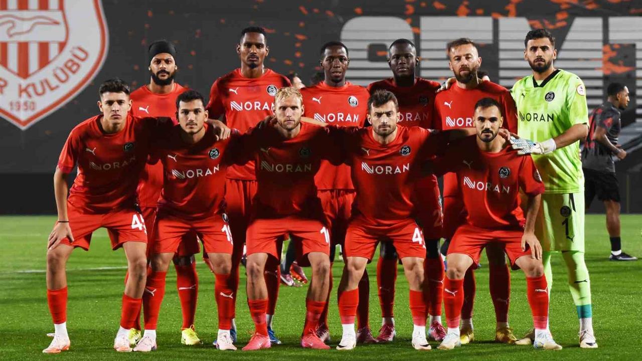 Manisa'da Manisa FK ve Somaspor Düşme Potasında Bulunuyor