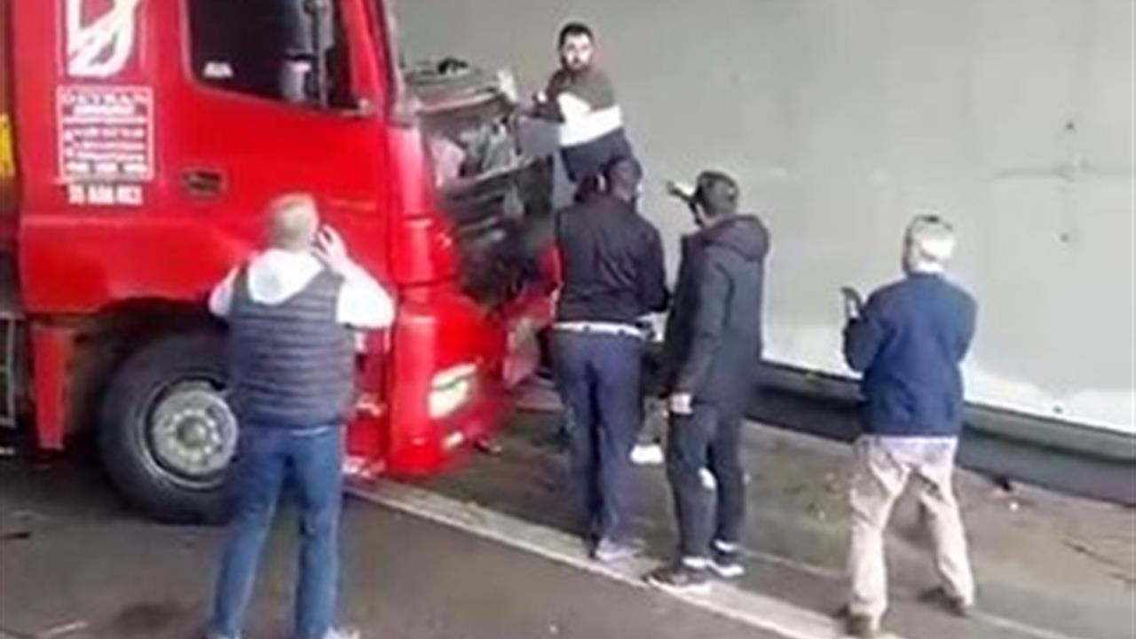 Kocaeli TEM Otoyolu'nda Meydana Gelen Tır Kazasında 23 Yaşındaki Sürücü Yahya Aydın Hayatını Kaybetti