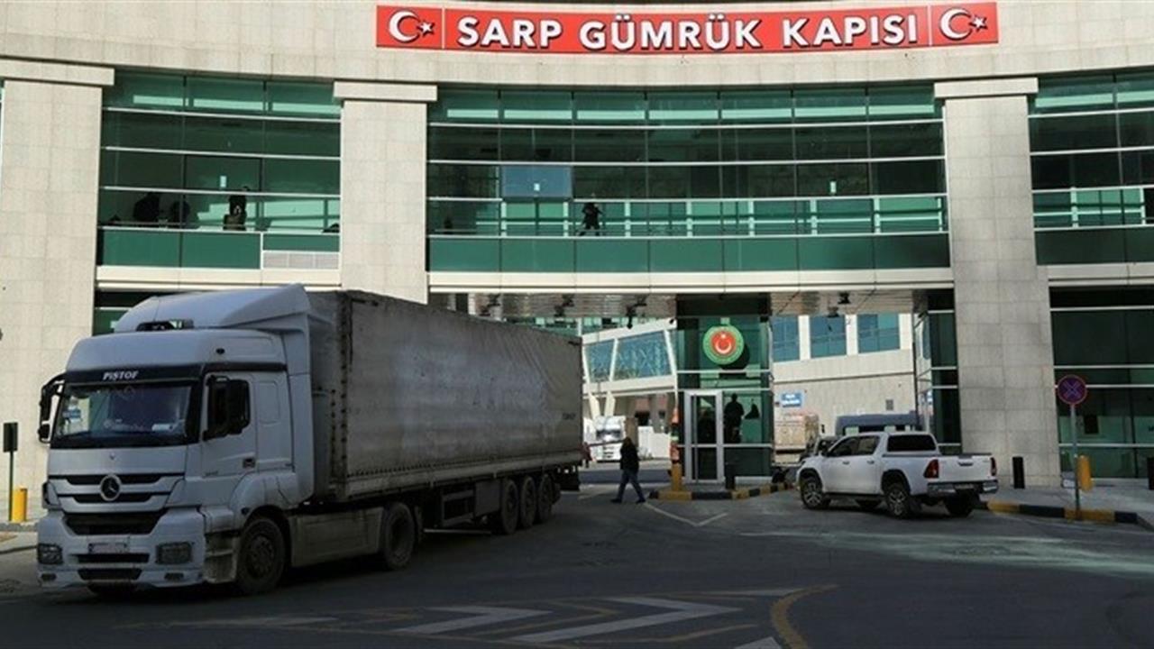 Artvin Sarp Sınır Kapısı'nda Kasım ayında 11 bin 248 tır geçişi gerçekleştirildi.