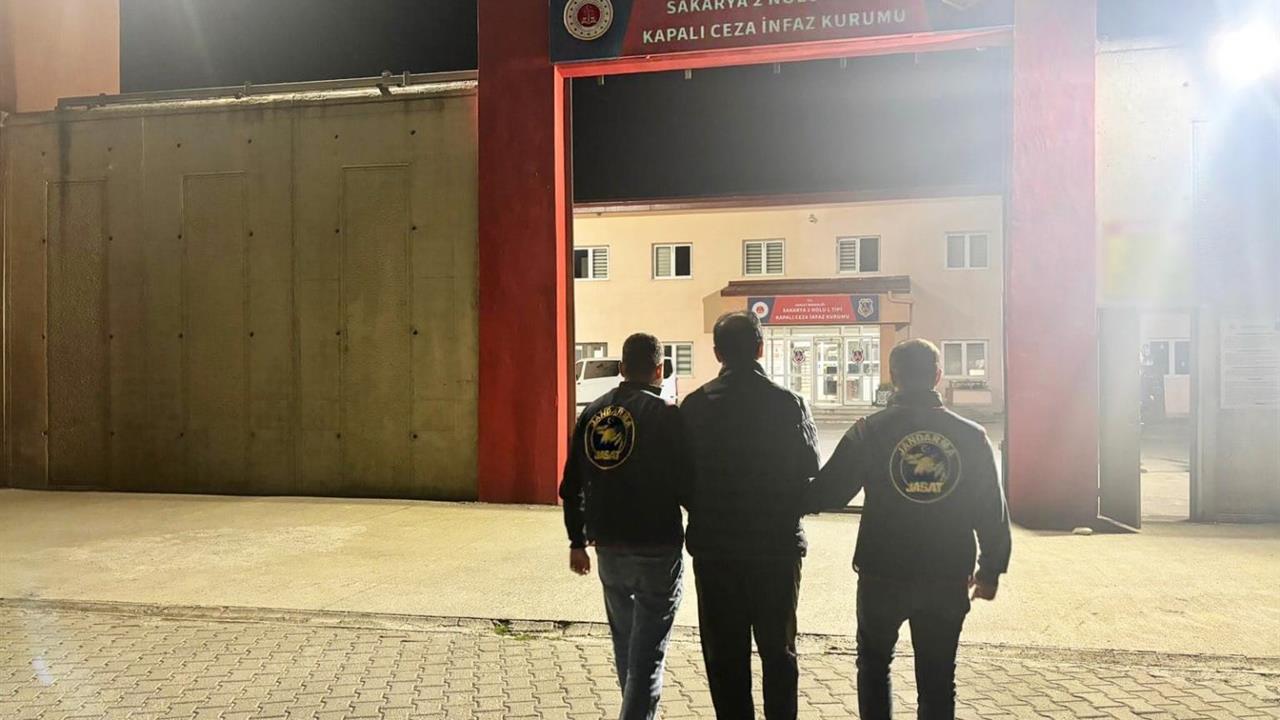 Sakarya Karasu'da Hapis Cezası Bulunan İki Kişi Jandarma Tarafından Yakalandı