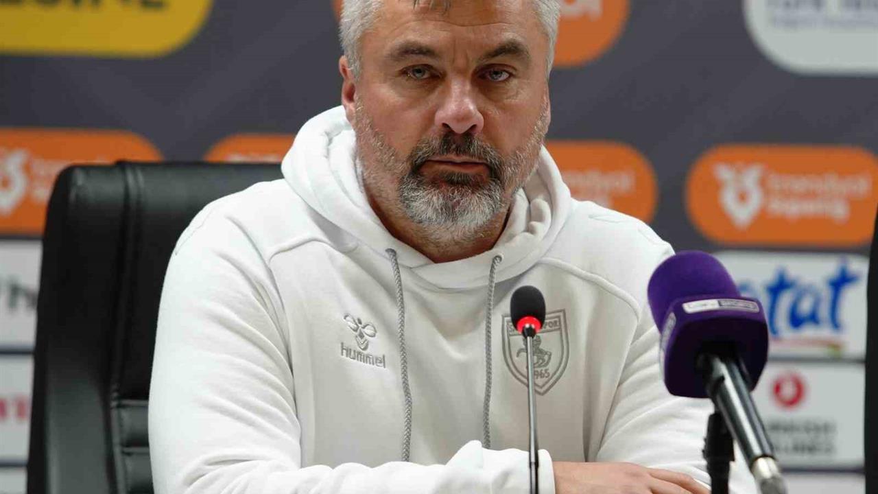 Samsun'da Alanyaspor ile Beraber Kalan Samsunspor'un Teknik Direktörü Thomas Reis Açıklamalarda Bulundu