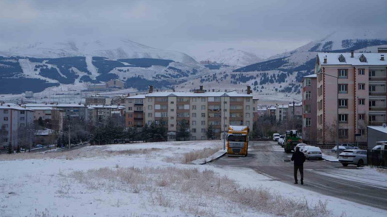 Erzurum'da Yaşanan Kar Yağışı Sonrasında Hava Durumu Açıklandı