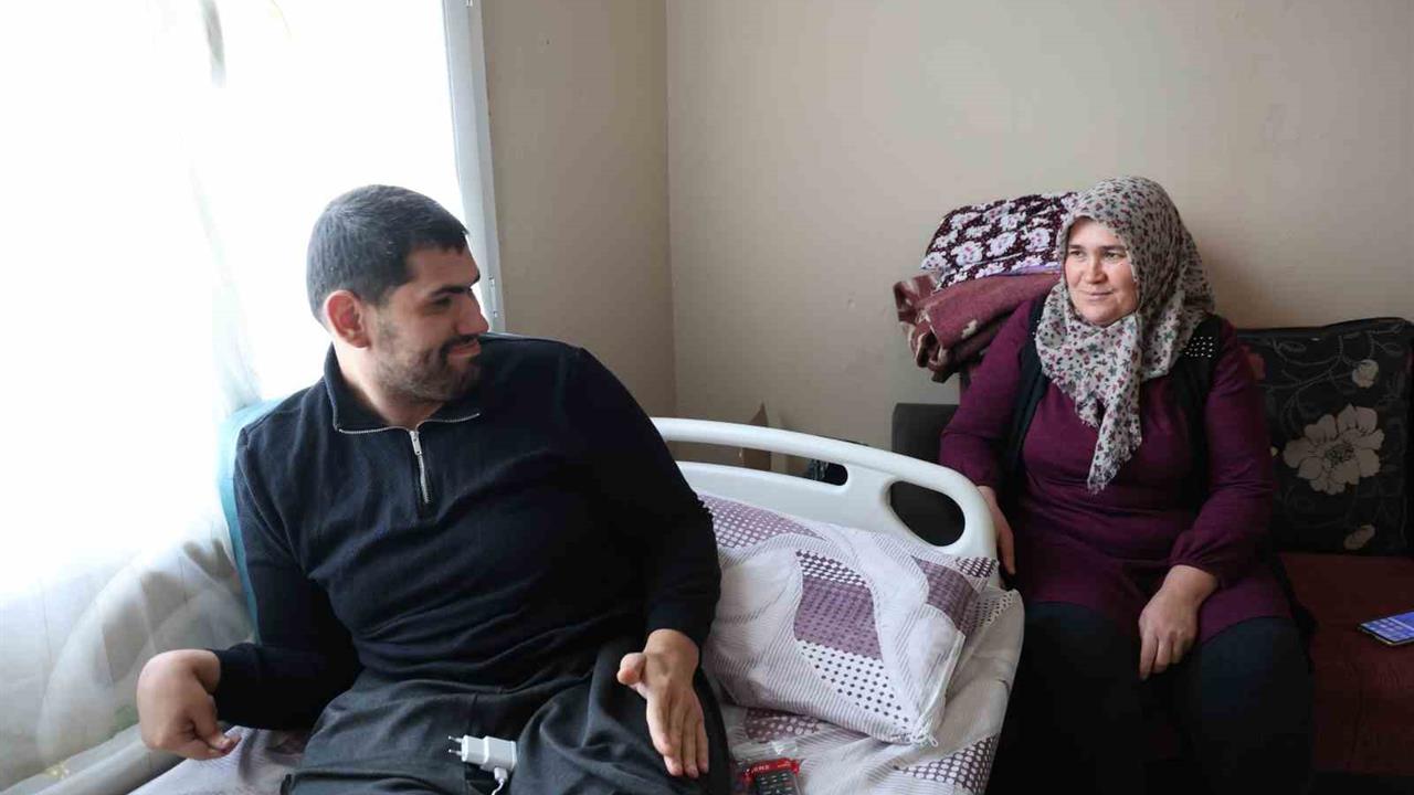 Adana'da Okan Ersin, Boynuna Batan Tel Sonucu Engelli Kaldı