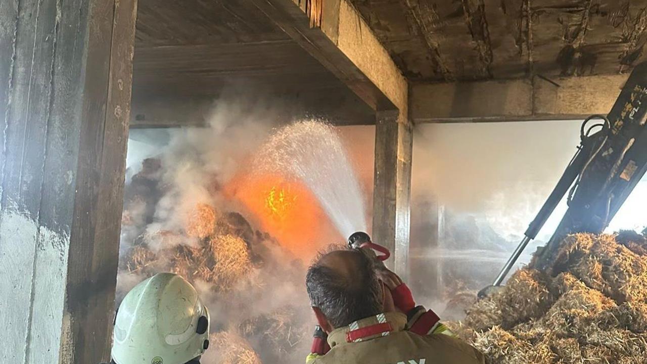 Hatay Samandağ'da Meydan Mahallesi'nde Yangın, 10 Saat Sonra Kontrol Altına Alındı