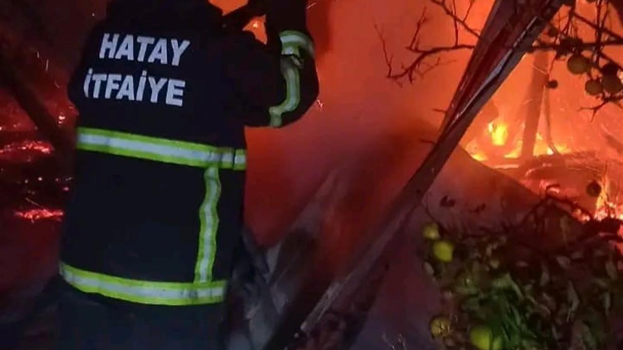 Hatay Erzin'de Meydana Gelen Baraka Yangını İtfaiye Tarafından Kontrol Altına Alındı