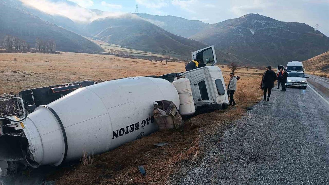 Bitlis Tatvan'da Beton Mikserinin Devrilmesi Sonucu 1 Kişi Yaralandı
