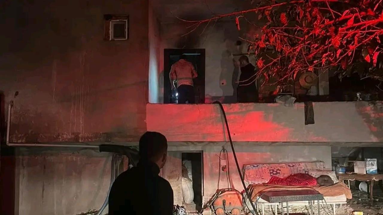 Hatay Arsuz'da Yangın Çıkan Müstakil Evde Maddi Hasar Meydana Geldi