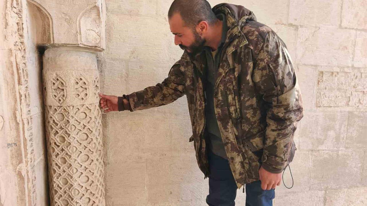 Tunceli Çemişgezek'teki 621 Yıllık Yelmaniye Camii, Denge Sütunlarıyla Göz Dolduruyor