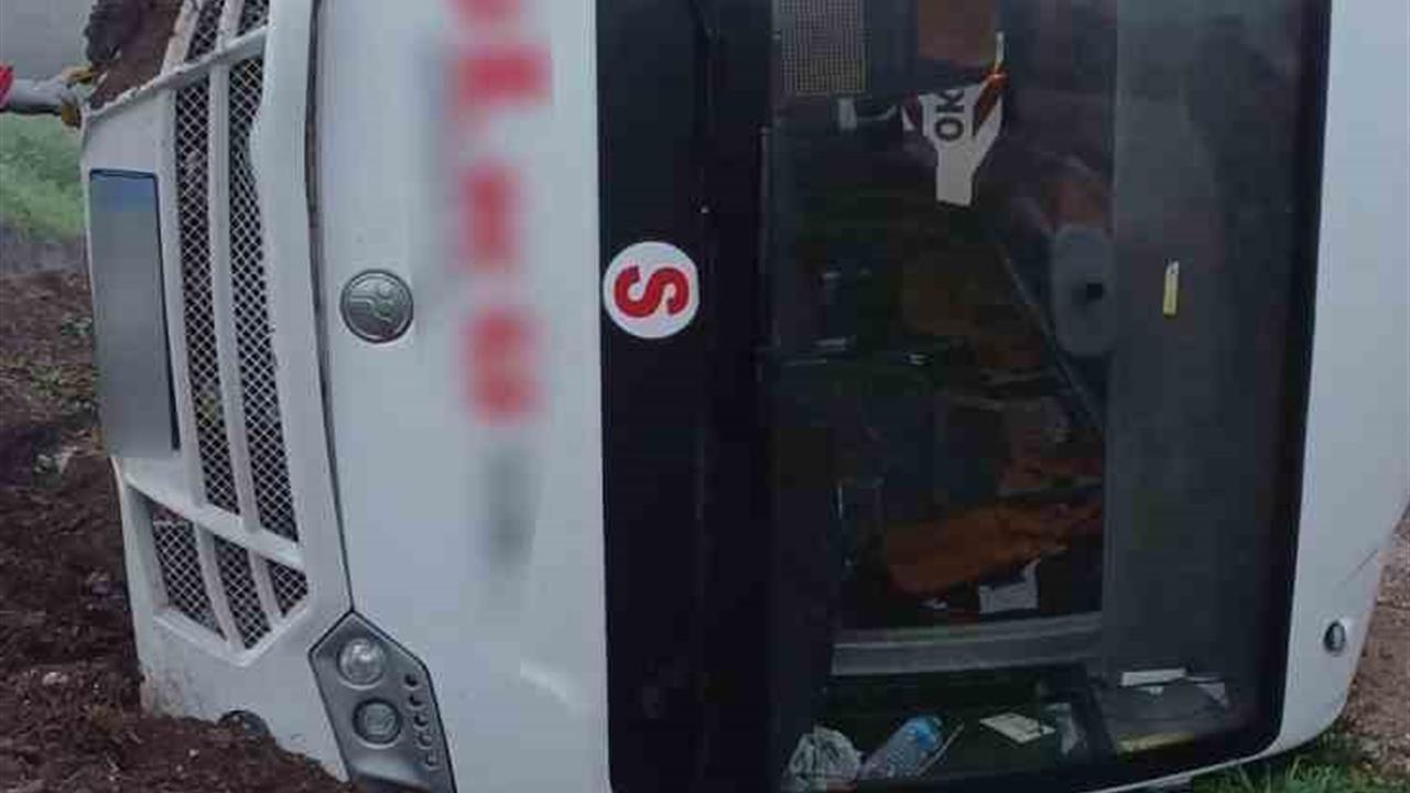 Balıkesir Bandırma'da Okul Servisi Kaza Yaptı, 8 Öğrenci Hastaneye Kaldırıldı