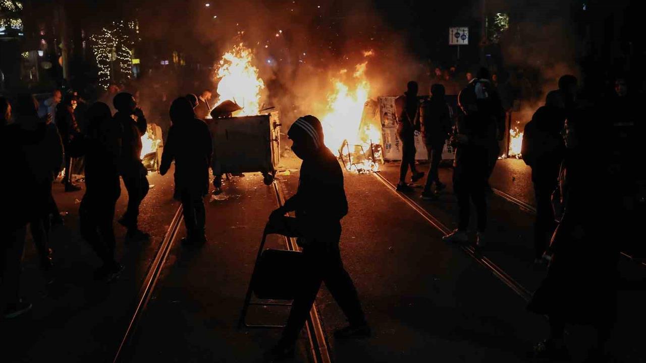 Bulgaristan'da Hükümete Yönelik Protestolarda Çatışma: 2 Yaralı, 10 Gözaltı
