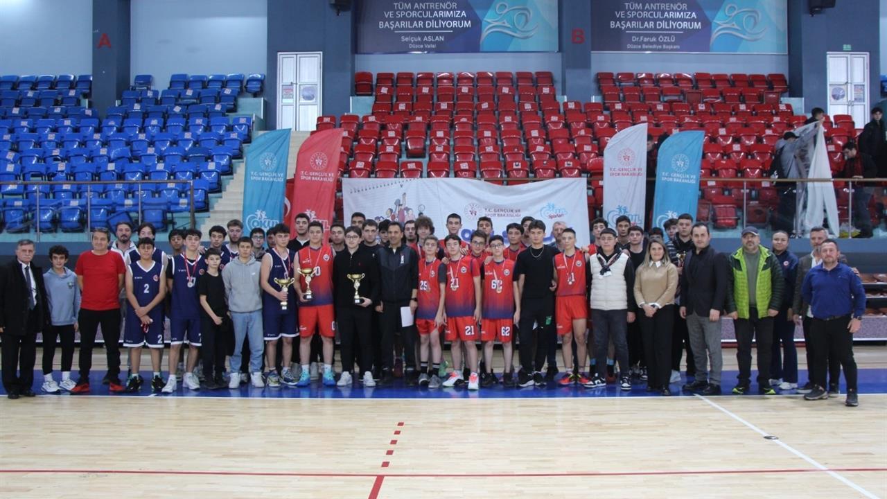 Düzce'de 2026 Okul Sporları Gençler Basketbol Müsabakaları Nefes Kesen Finalle Sona Erdi
