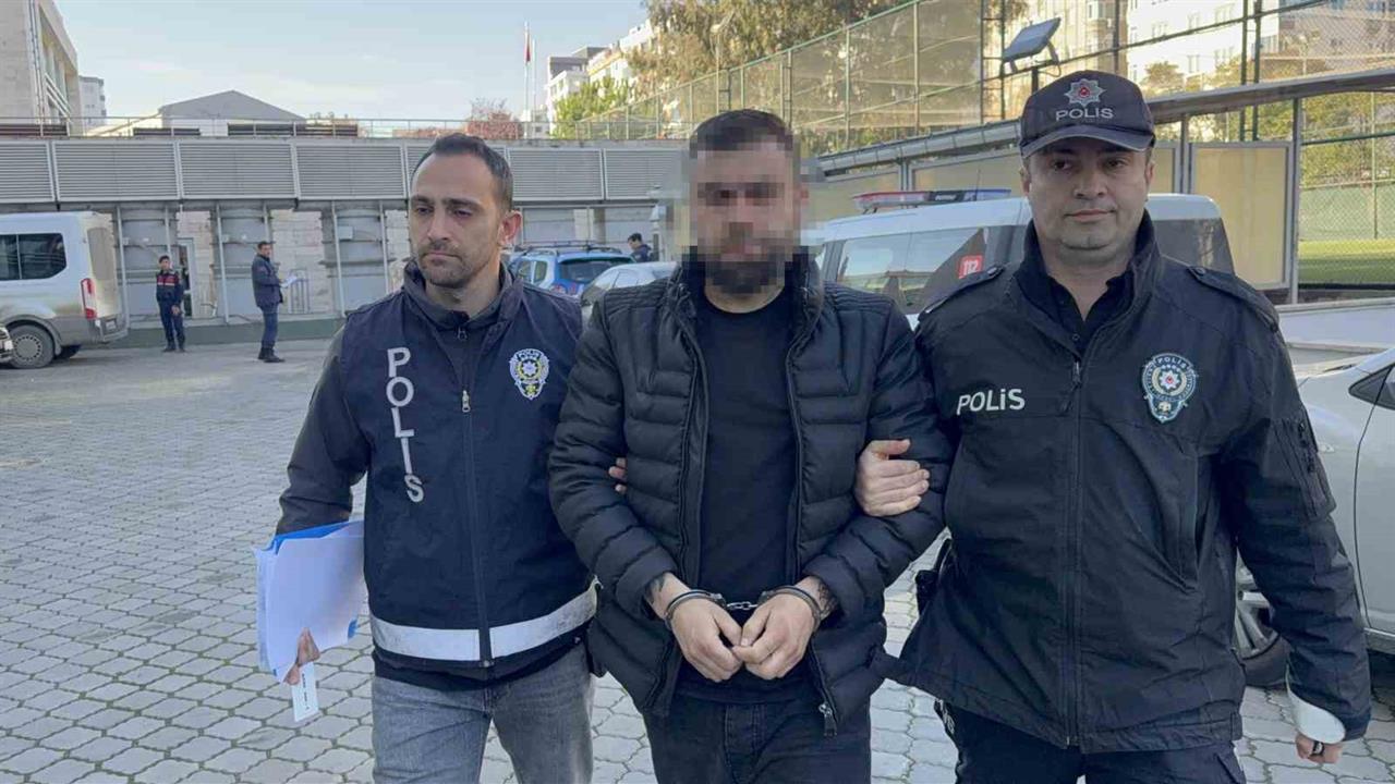 Samsun Canik ilçesinde İYİ Parti İl Başkanı Hasan Aksoy'a yapılan saldırıda 1 kişi gözaltına alındı.