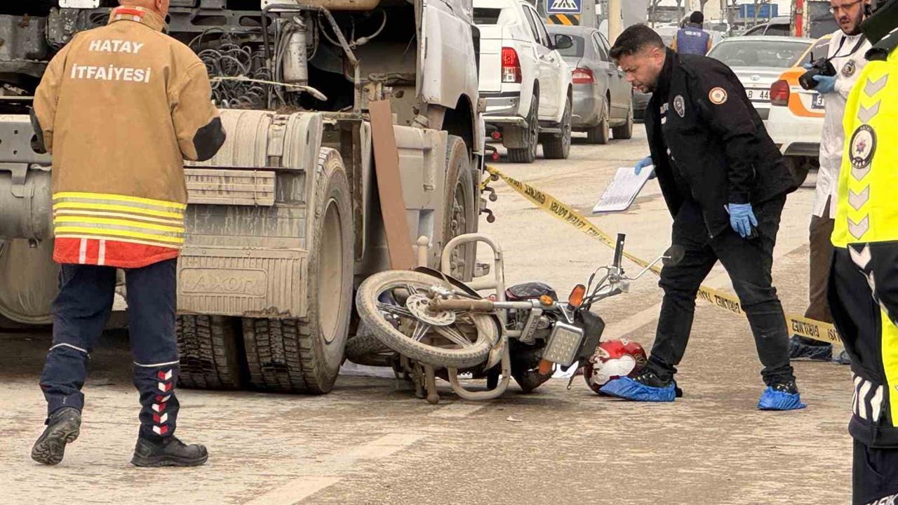 Hatay Antakya'da Motosiklet ile Tırın Çarpışması Sonucu Anne ve Bebeği Vefat Etti