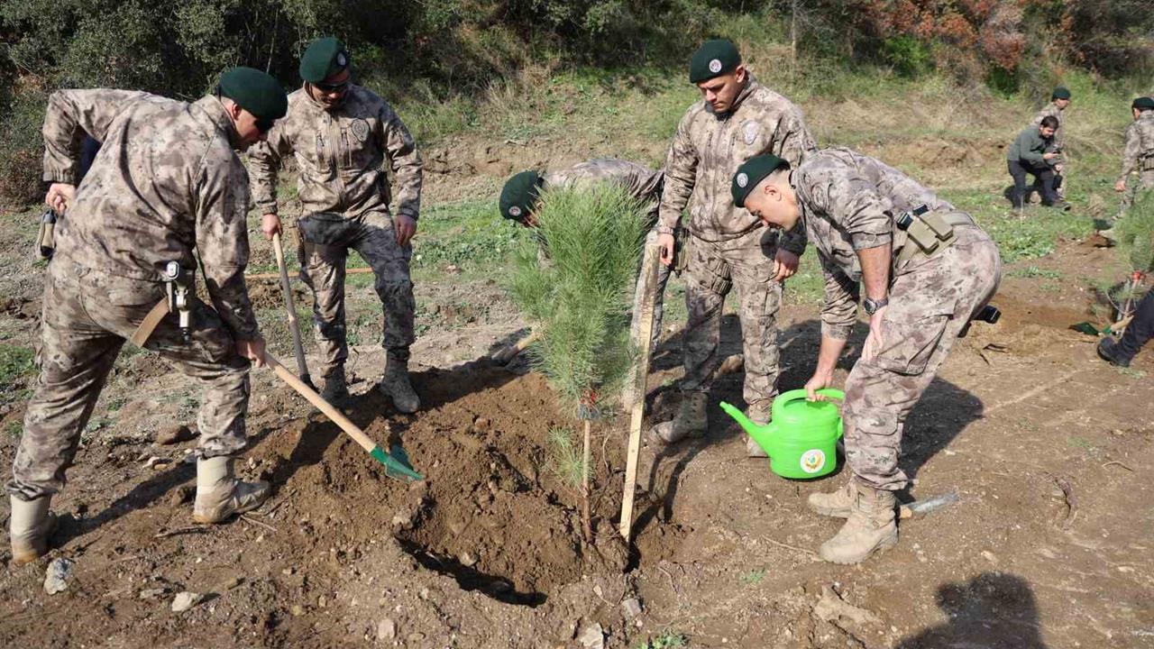 Aydın'da Şehit Polisler Anısına 333 Fidan Dikildi