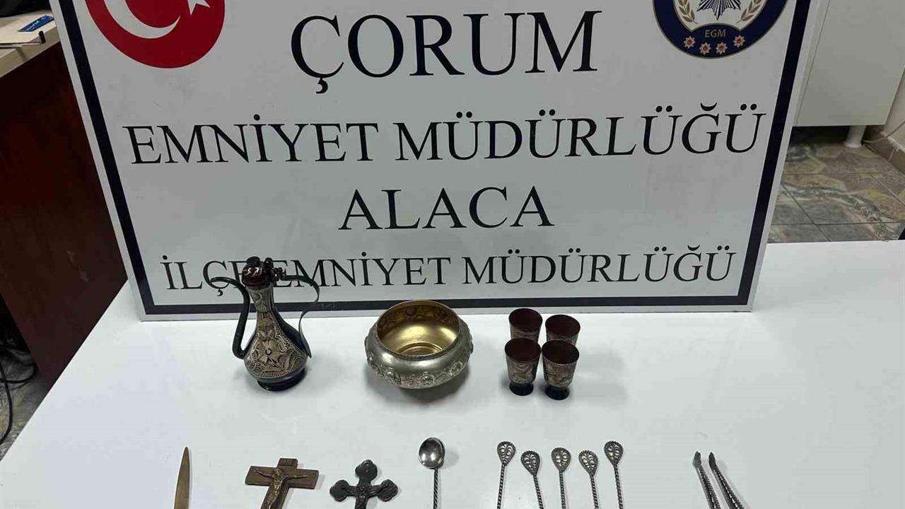 Çorum Alaca'da Yapılan Operasyonda 1 Gözaltı ve Tarihi Eserler Bulundu
