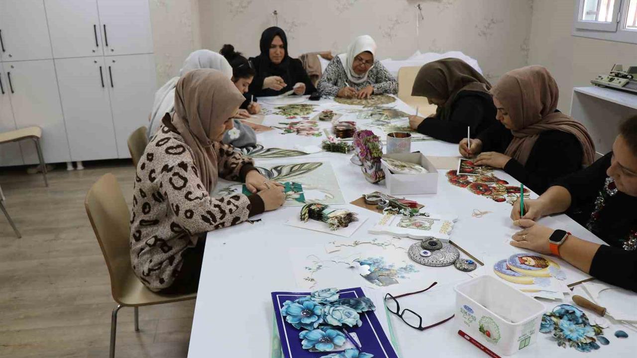 Haliliye'de Kadınlar, Osmangazi Hanımlar Konağı'nda Ekonomik Destek Sağlıyor