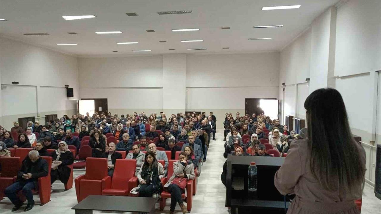 Elazığ Merkez'de Öğretmenlere Yönelik Diyabet Eğitimi Düzenlendi