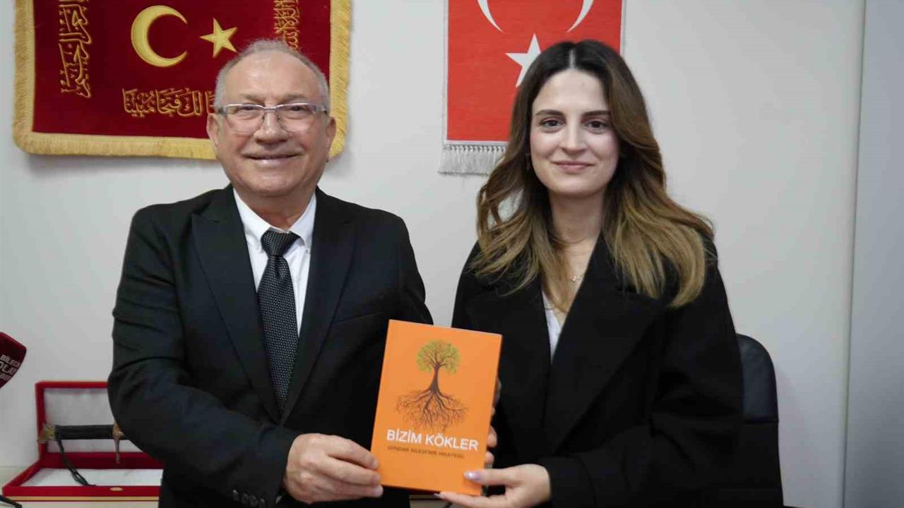 Bilecik'te Kurulan Recep Dindar Vakfı, Öğrencilere Burs Vermeye Başladı