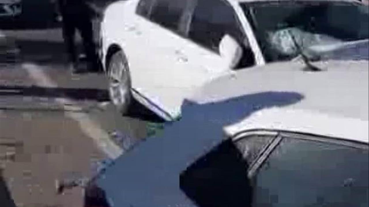 Diyarbakır'da Dört Araçla Meydana Gelen Zincirleme Kazada 4 Yaralı