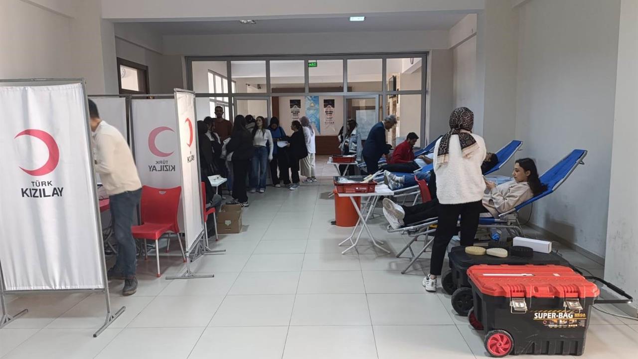 Konya Karapınar'da Düzenlenen Kan Bağışı Etkinliğinde 102 Ünite Kan Toplandı