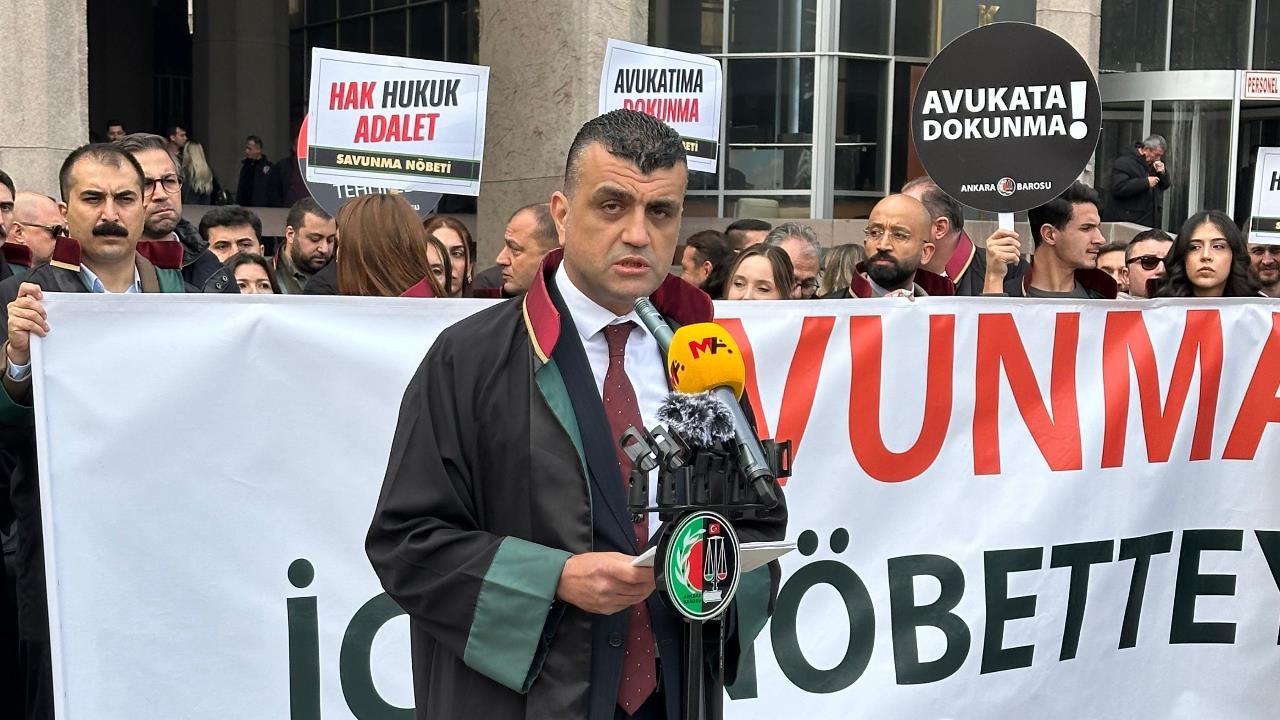Mersin Barosu’ndan Ankara’da Savunma Nöbeti’nde Sert Çıkış: Tutuklu Avukatlar Derhal Serbest Bırakılsın
