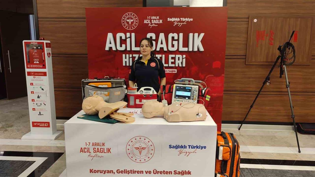 Ankara'da Sağlık Bakanı Memişoğlu, Acil Sağlık Hizmetlerinde 20 Yılda Elde Edilen Başarıları Değerlendirdi.