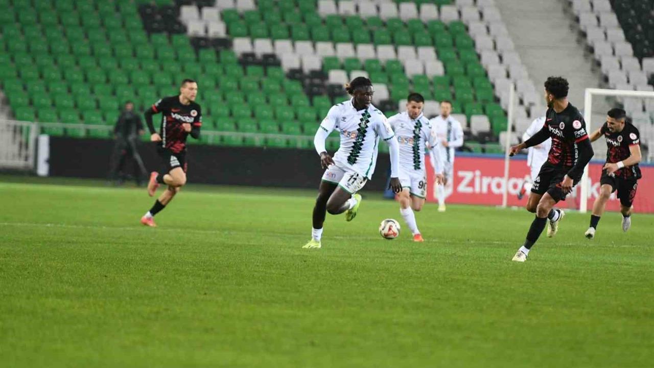 Sakaryaspor, Gençlerbirliği ile Oynadığı Ziraat Türkiye Kupası Maçında 5-0 Mağlup Oldu
