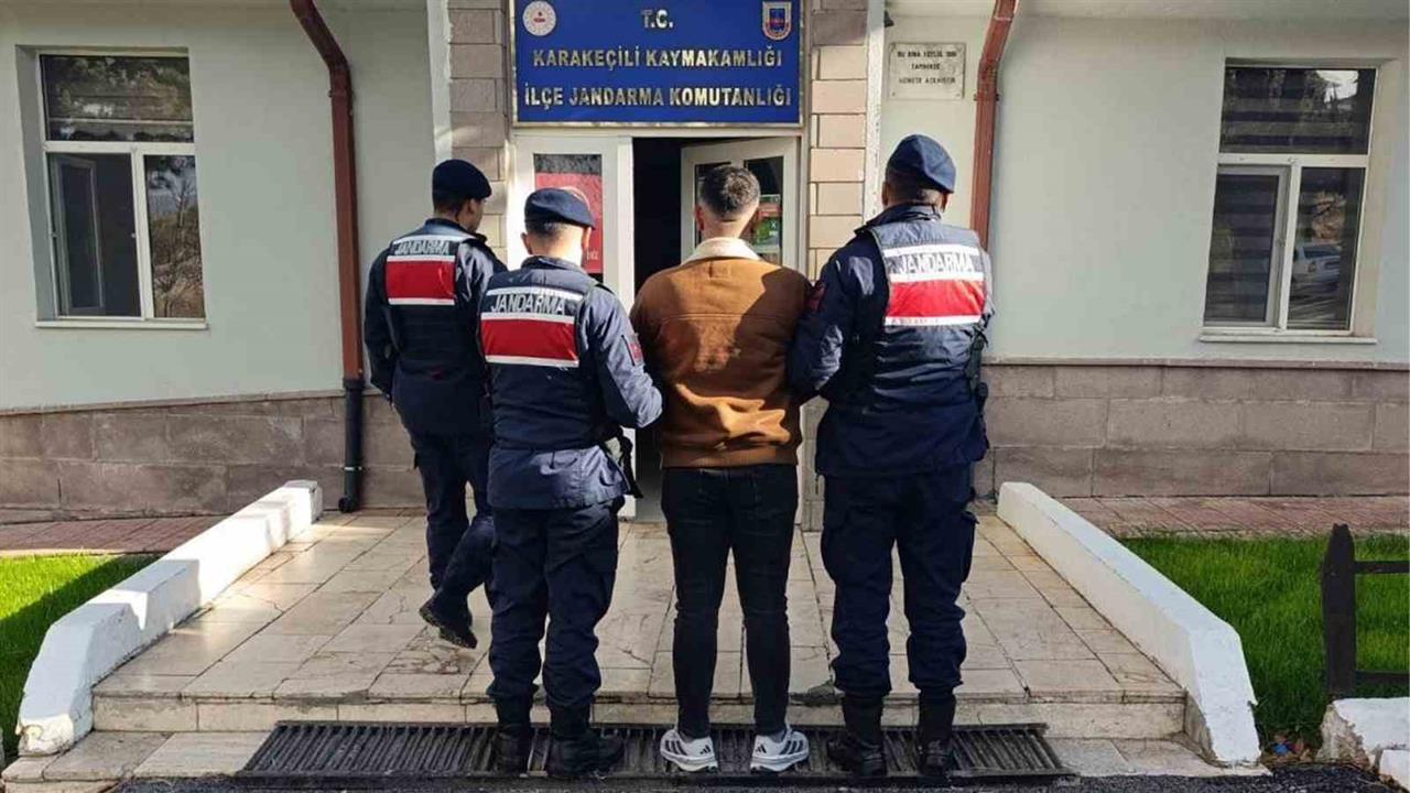 Kırıkkale'de Jandarma Ekipleri Üç Firari Hükümlüyü Ele Geçirdi