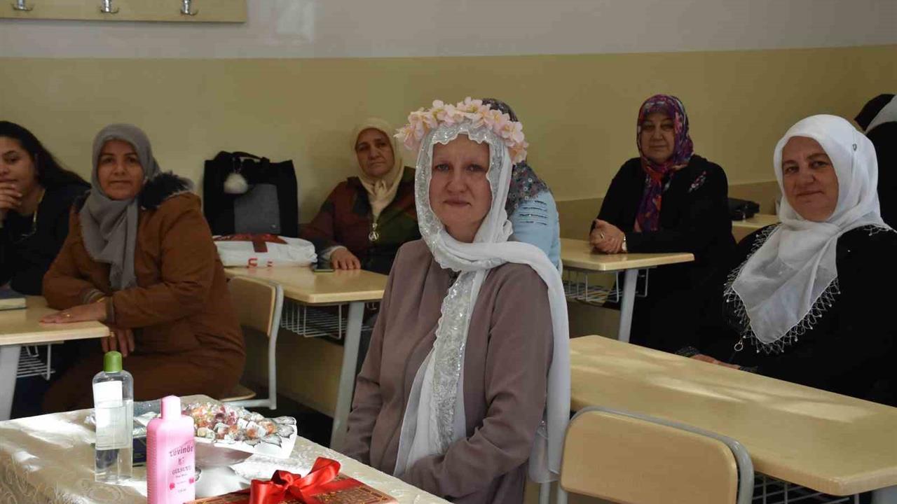 Gaziantep Şahinbey'de Alman Mıchaela Ingrıd Scheıthauer İslamiyet'i Seçti