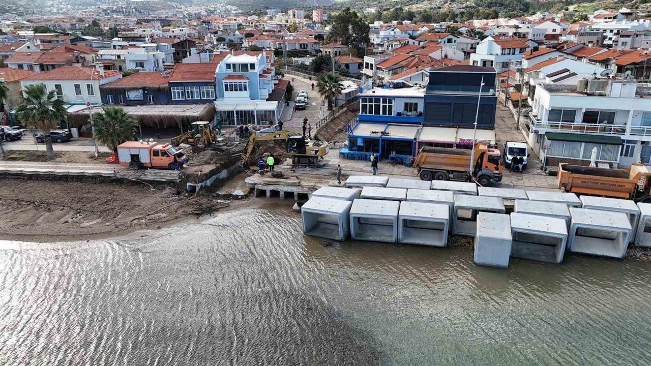 Foça İzmir'de Sel ve Taşkın Sorunlarına Yönelik Alınan Tedbirler Açıklandı