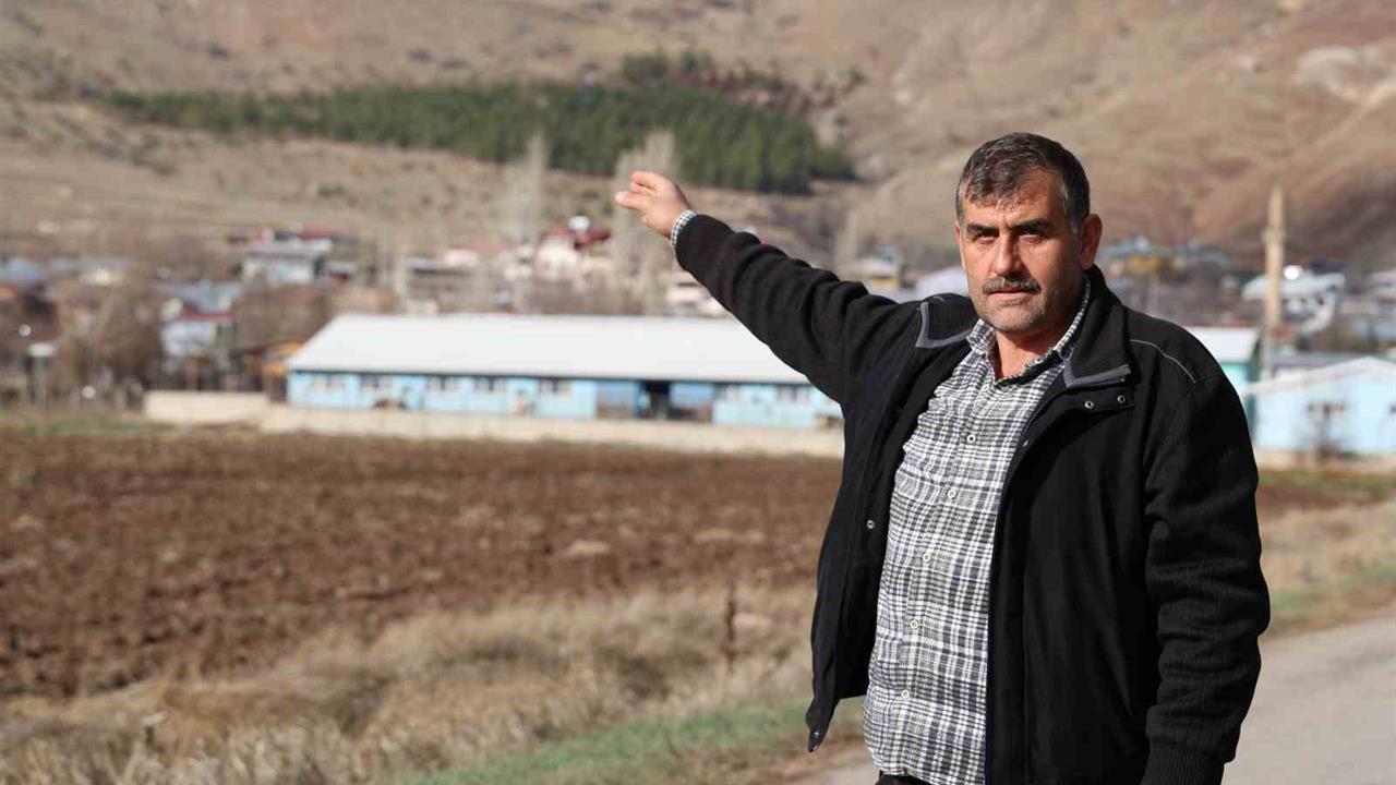 Sivas'ta Köy Halkı Tarafından 2 Bin Ağaç Dikildi