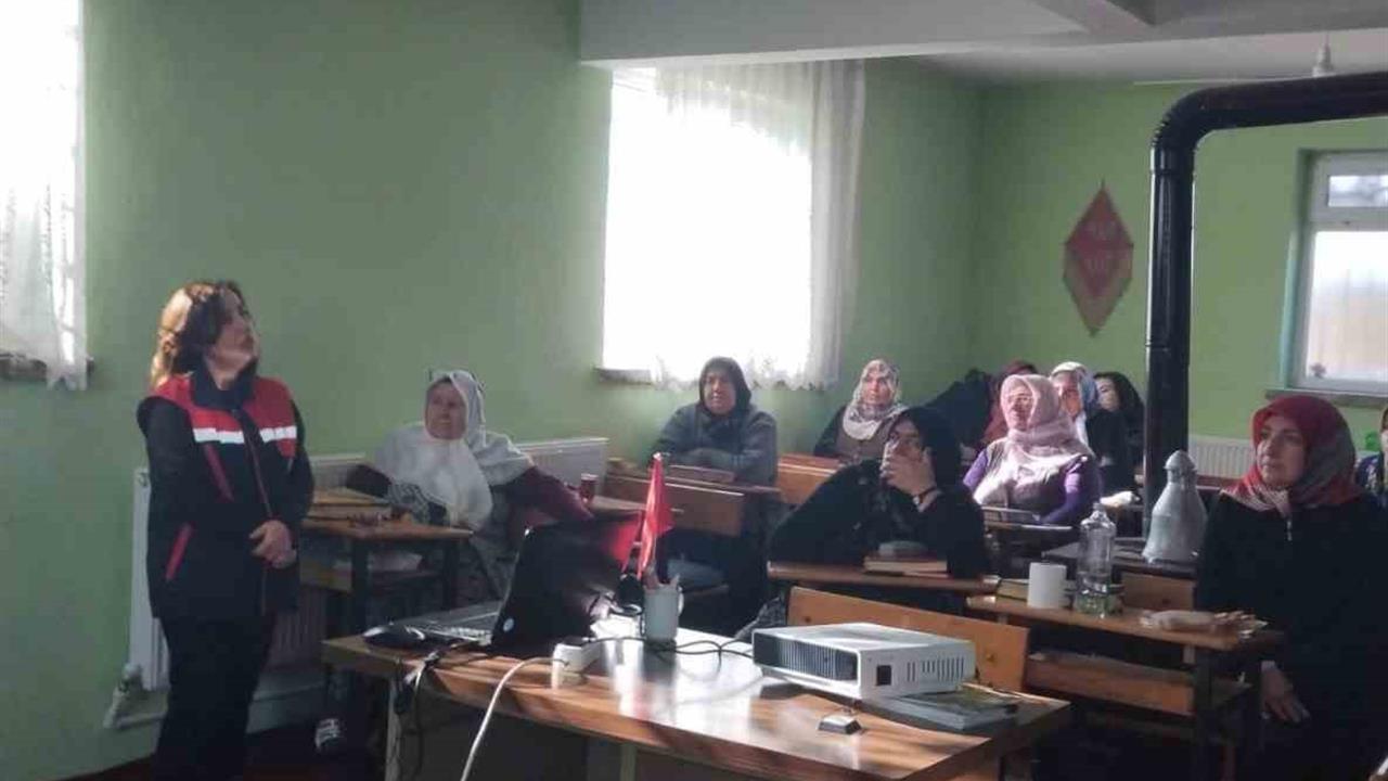 Afyonkarahisar'da Kadın Çiftçilere Yönelik Eğitim Programı Devam Ediyor